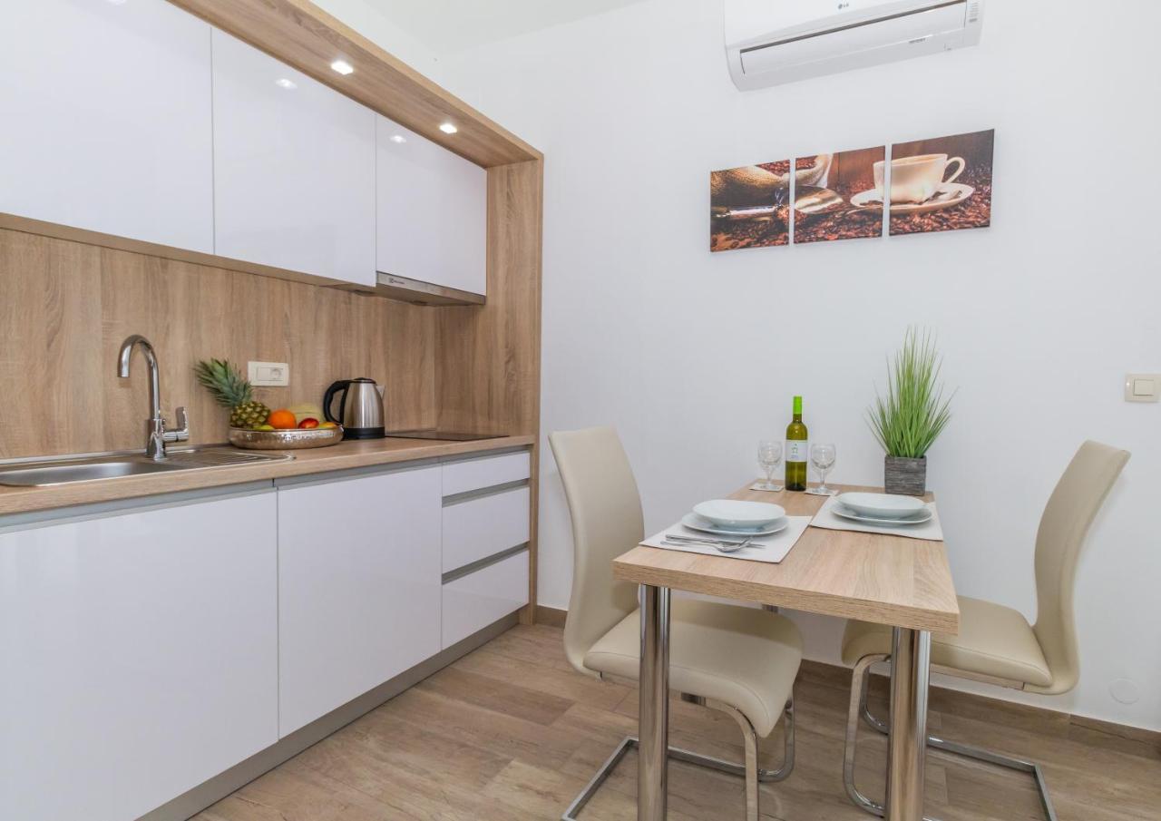 Villa Astoria Biograd Na Moru Εξωτερικό φωτογραφία